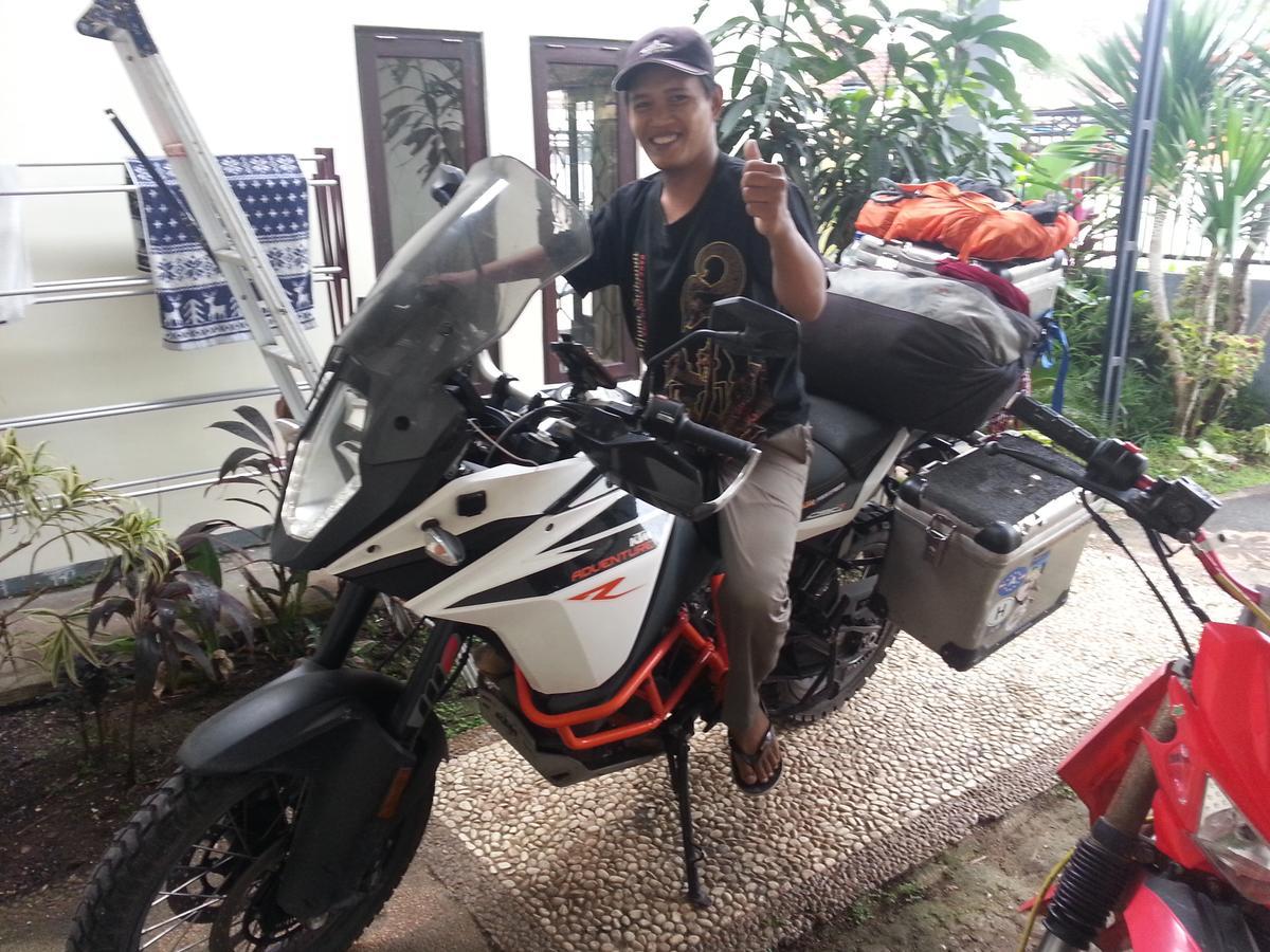 Javalindra Homestay Tour And Travel Banyuwangi  Zewnętrze zdjęcie