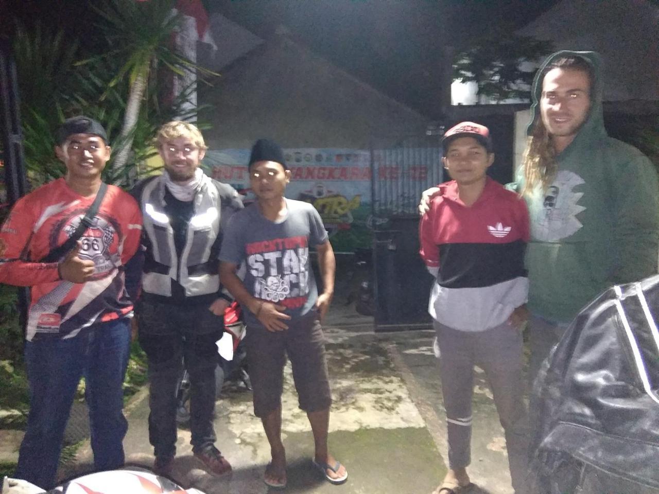 Javalindra Homestay Tour And Travel Banyuwangi  Zewnętrze zdjęcie